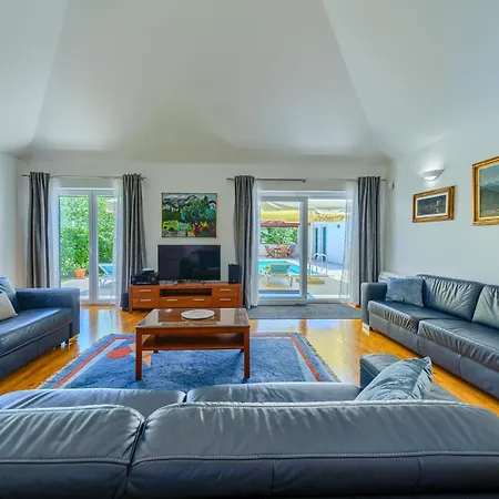 Villa With Heated Pool, Tennis Court & Mini Golf Near Baska Voda