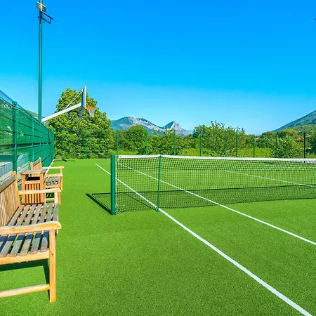 וילה - Heated Pool, Tennis & Sports Complex Župa