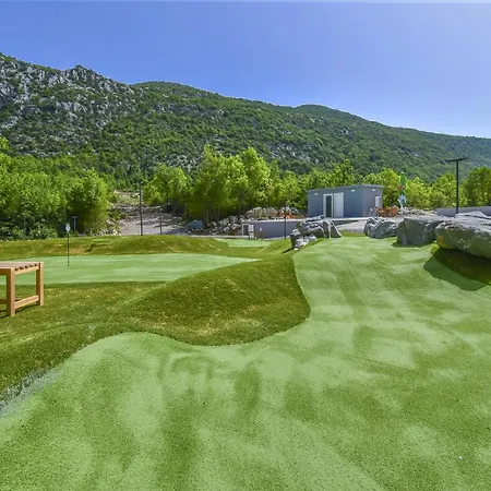 - Heated Pool, Tennis & Sports Complex *