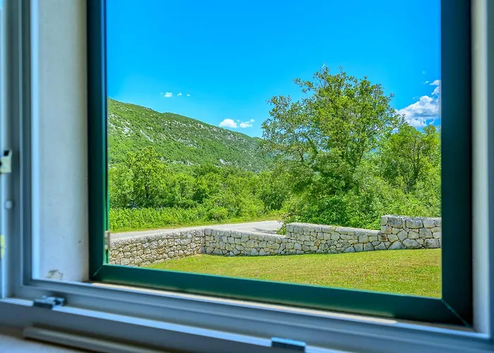 Villa With Heated Pool, Tennis Court & Mini Golf Near Baska Voda *