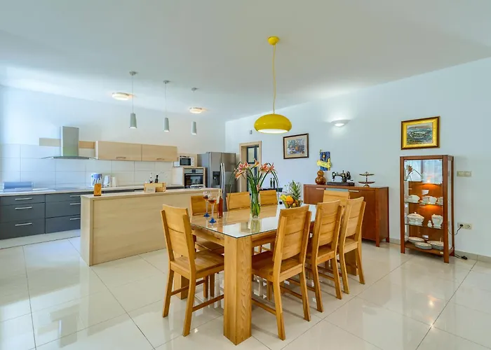 Villa With Heated Pool, Tennis Court & Mini Golf Near Baska Voda